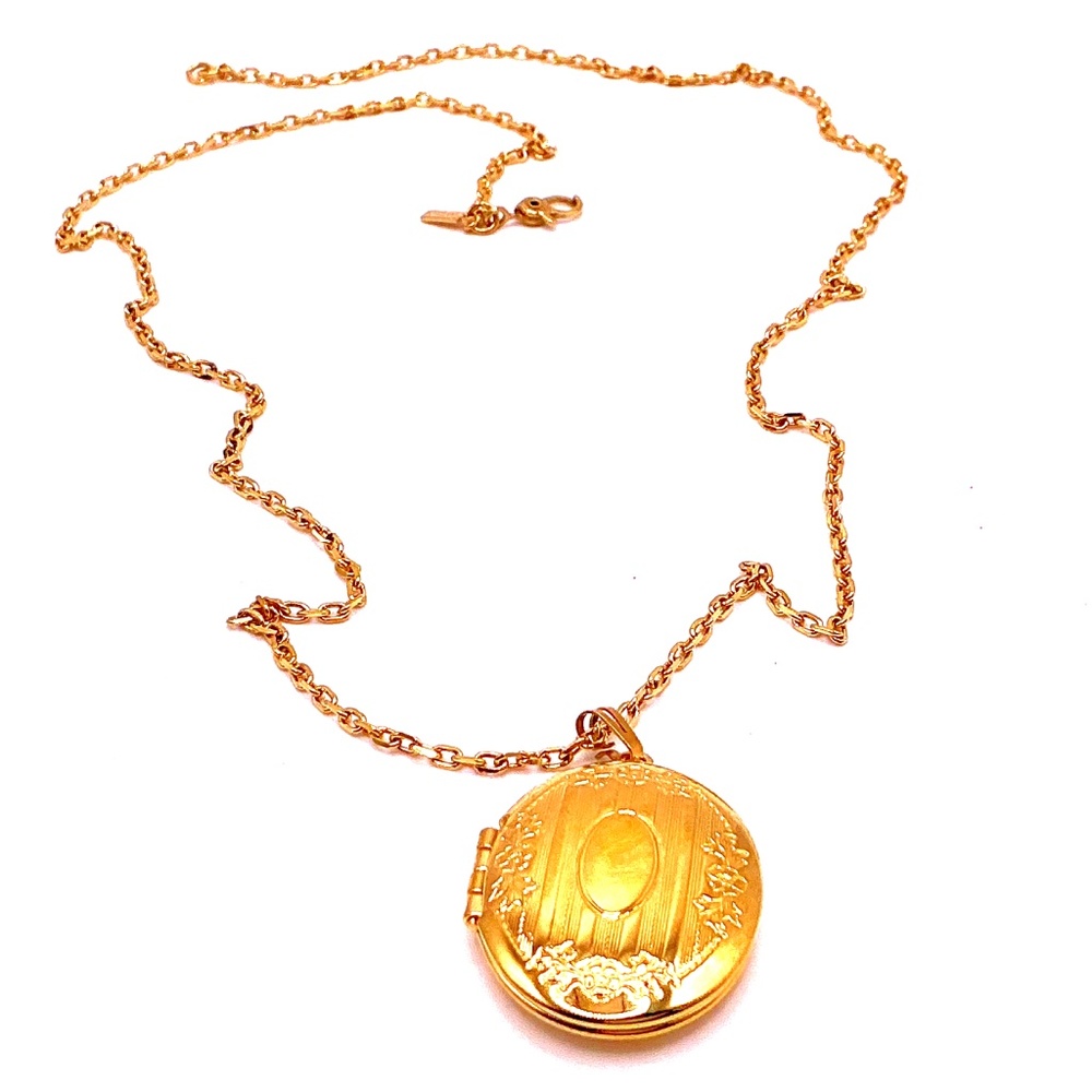 Vintage MONET Gold Tone Locket Pendant 22”